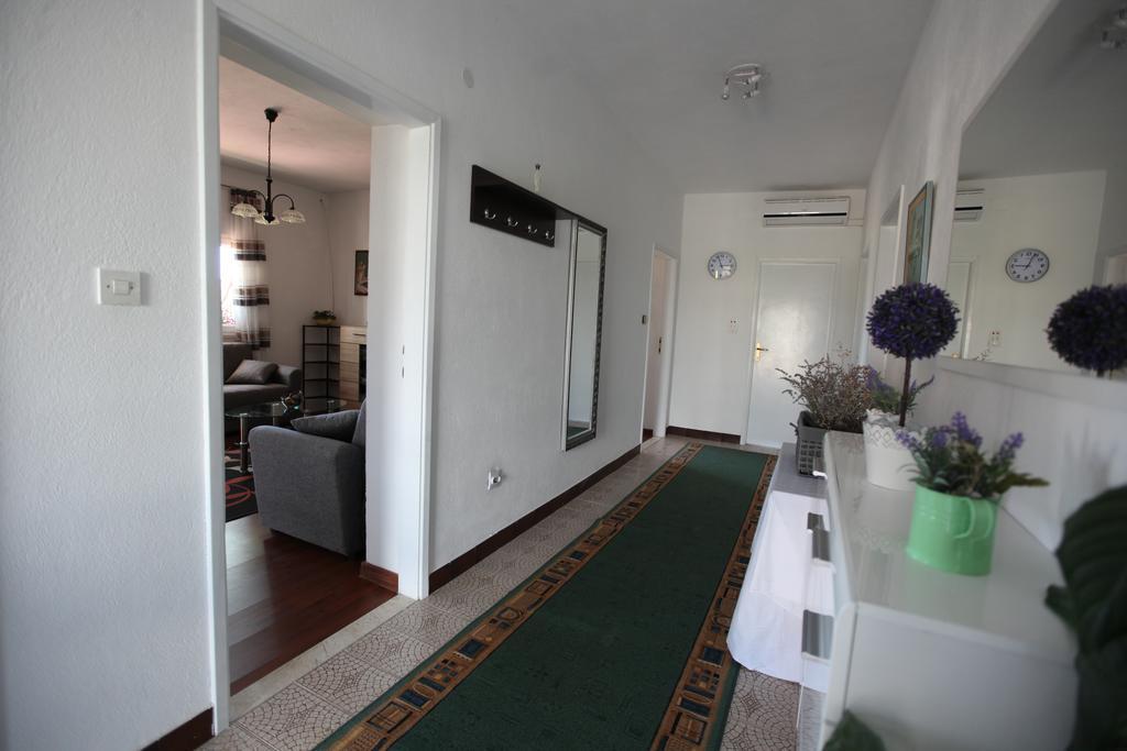 Apartment Marin Donji Seget Esterno foto