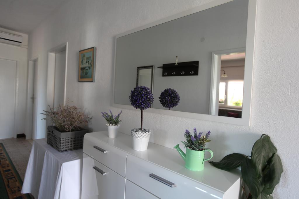 Apartment Marin Donji Seget Esterno foto
