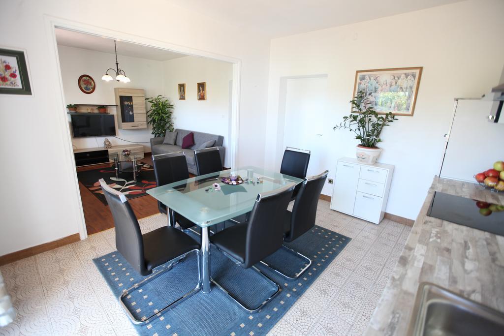 Apartment Marin Donji Seget Esterno foto
